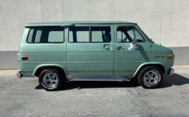 Chevrolet-G10-Van-1987-4