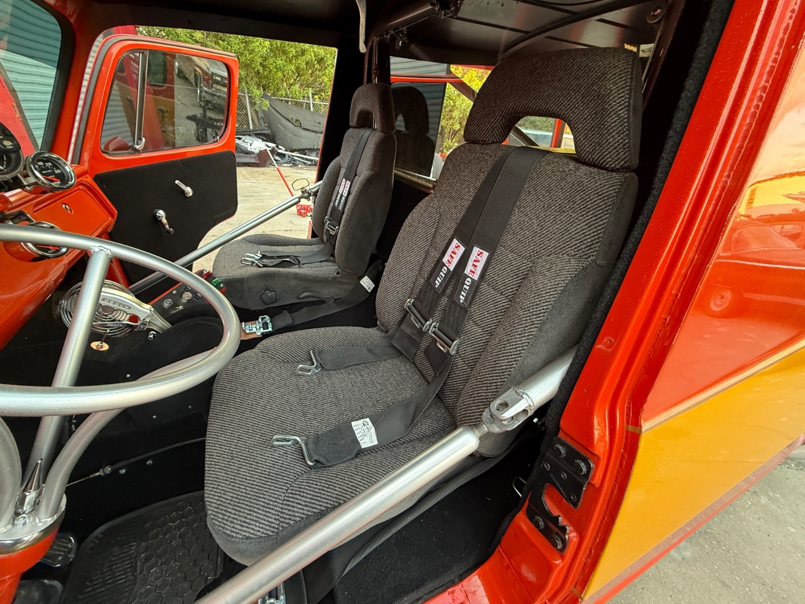 Chevrolet-G20-Van-1968-Minivan-12