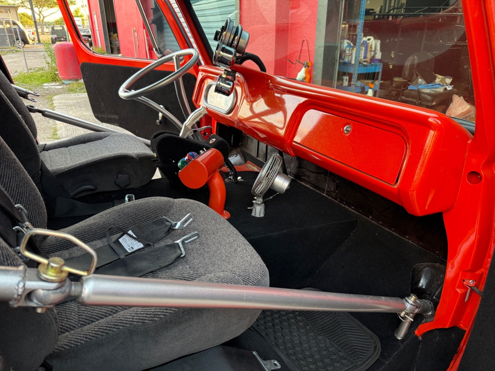 Chevrolet-G20-Van-1968-Minivan-19