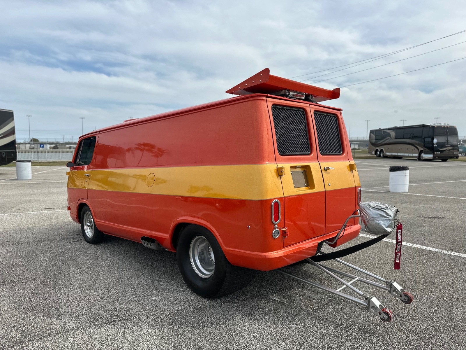 Chevrolet-G20-Van-1968-Minivan-2