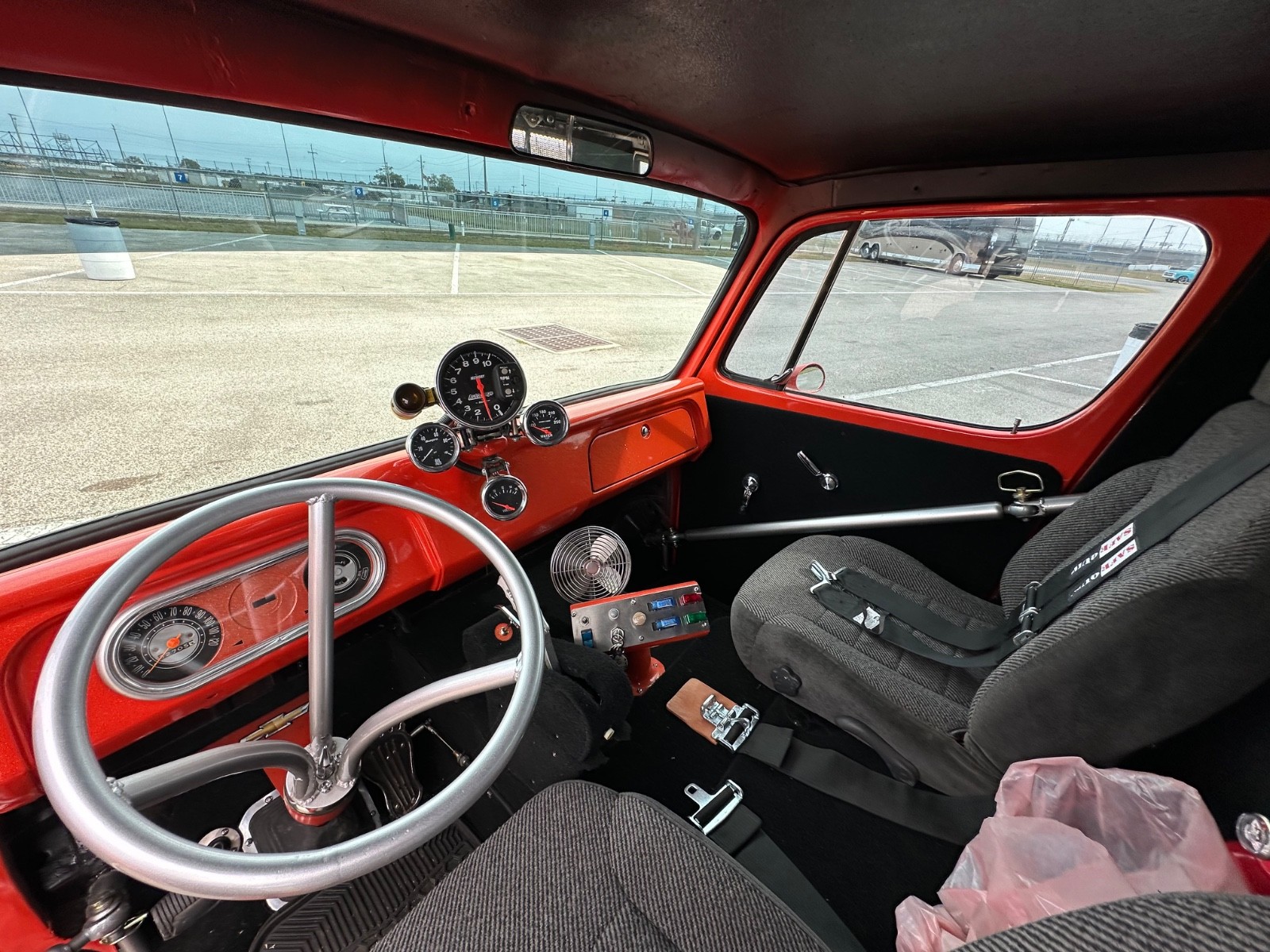 Chevrolet-G20-Van-1968-Minivan-26