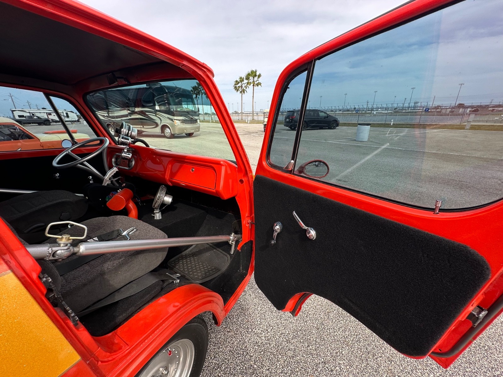 Chevrolet-G20-Van-1968-Minivan-27
