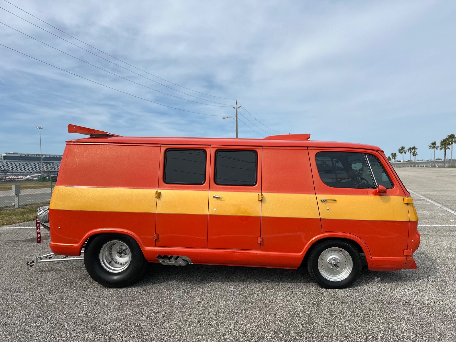 Chevrolet-G20-Van-1968-Minivan-3