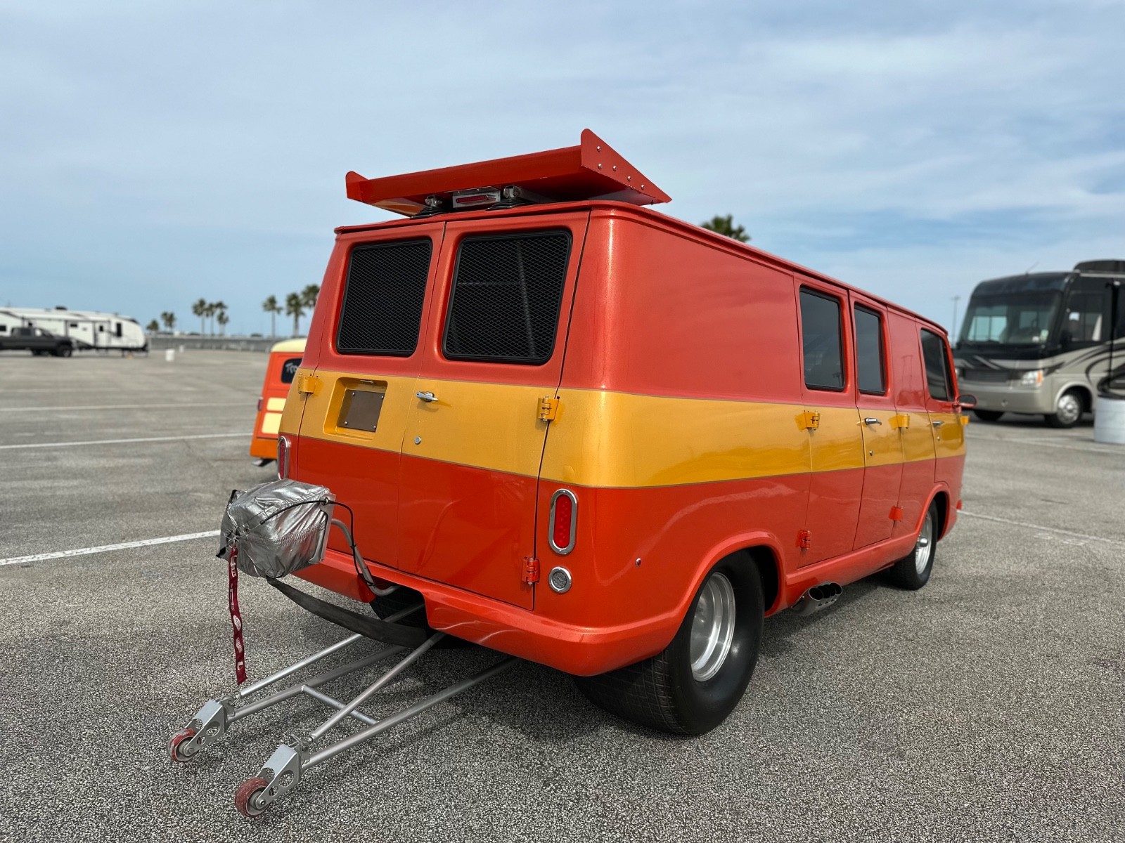 Chevrolet-G20-Van-1968-Minivan-5