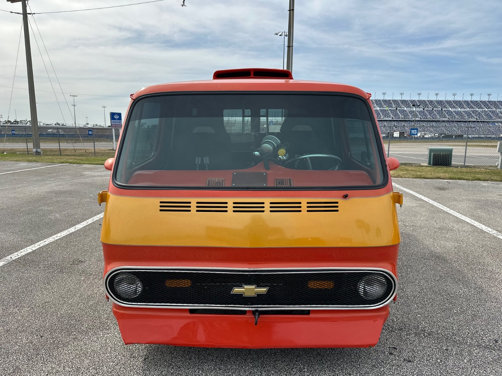 Chevrolet-G20-Van-1968-Minivan-7