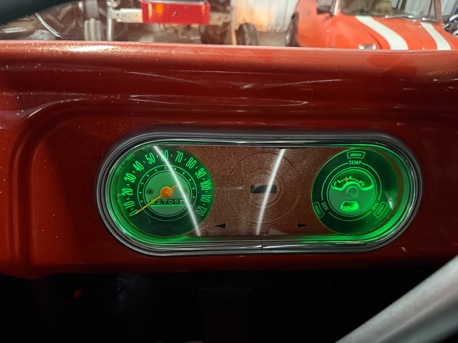 Chevrolet-G20-Van-1968-Minivan-9