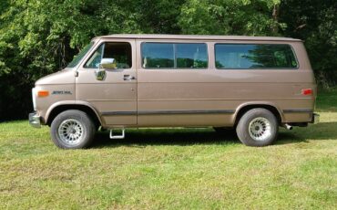 Chevrolet-G20-Van-1995-Van-25
