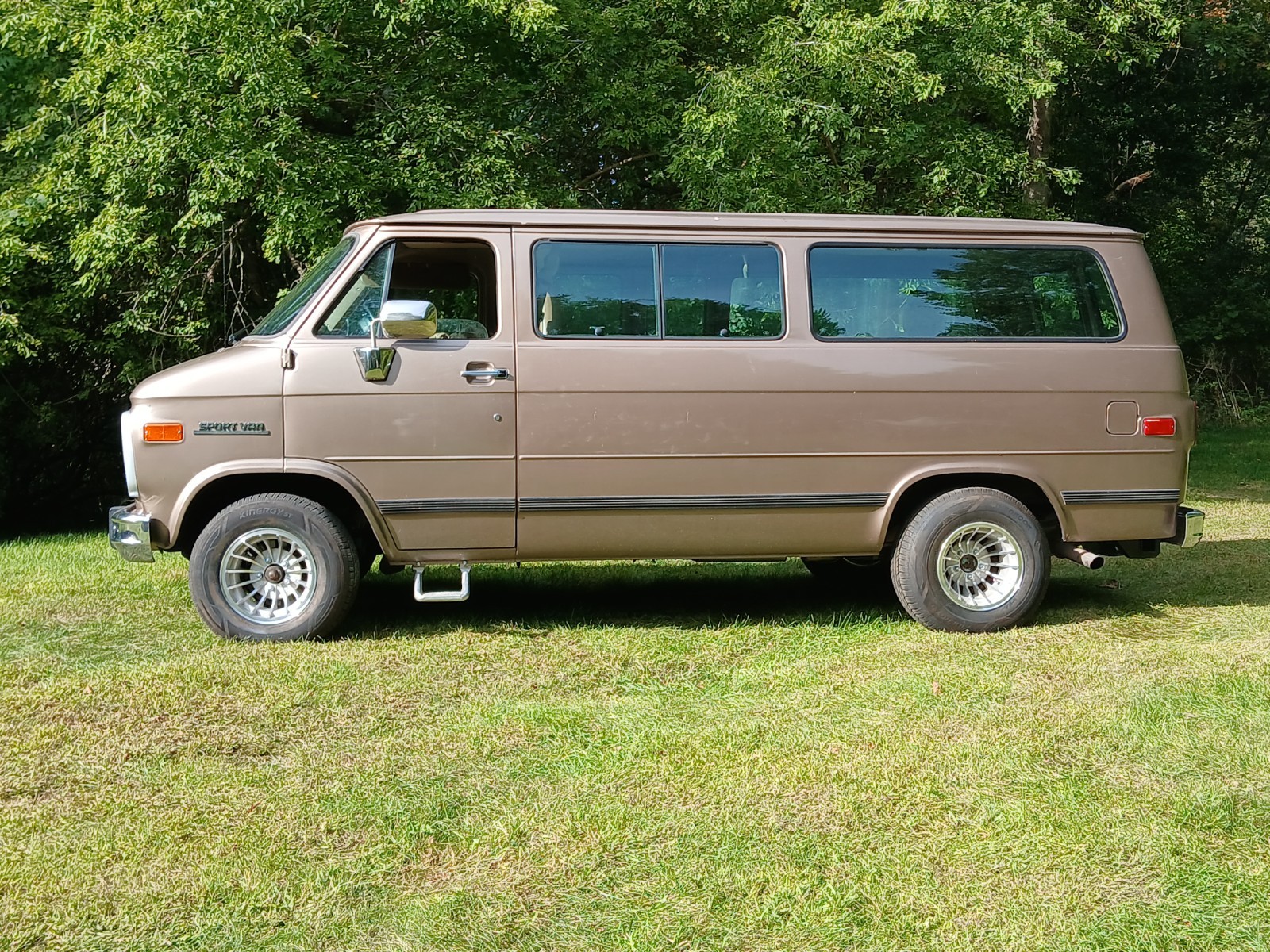 Chevrolet-G20-Van-1995-Van-25