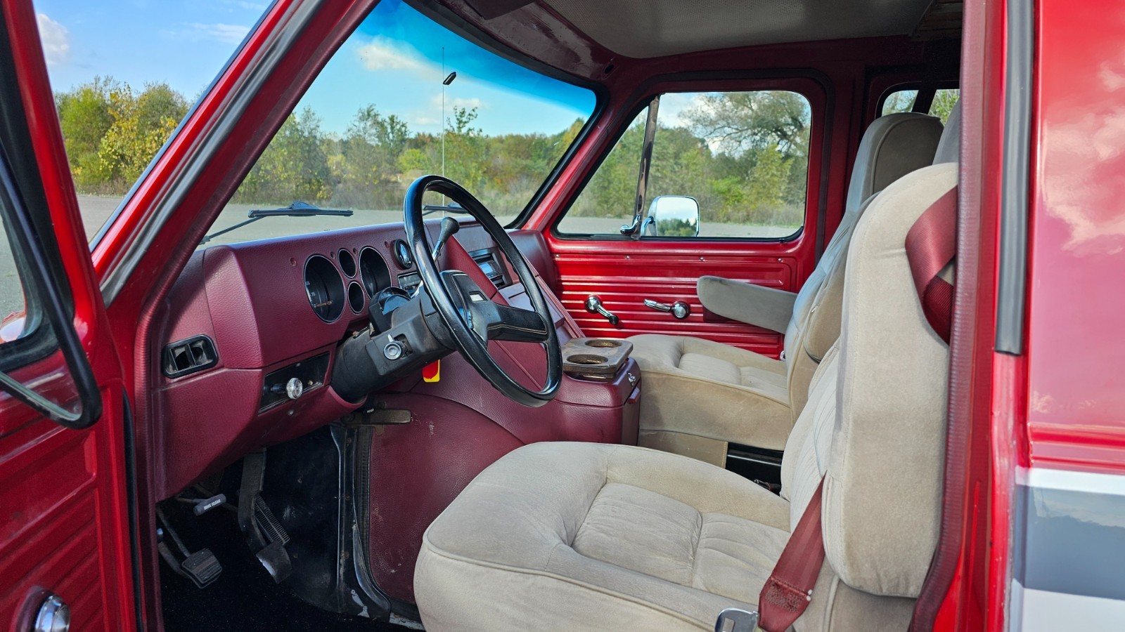 Chevrolet-G30-Van-1990-Coupe-23