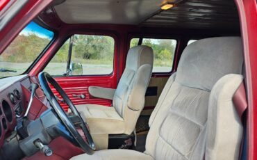 Chevrolet-G30-Van-1990-Coupe-24