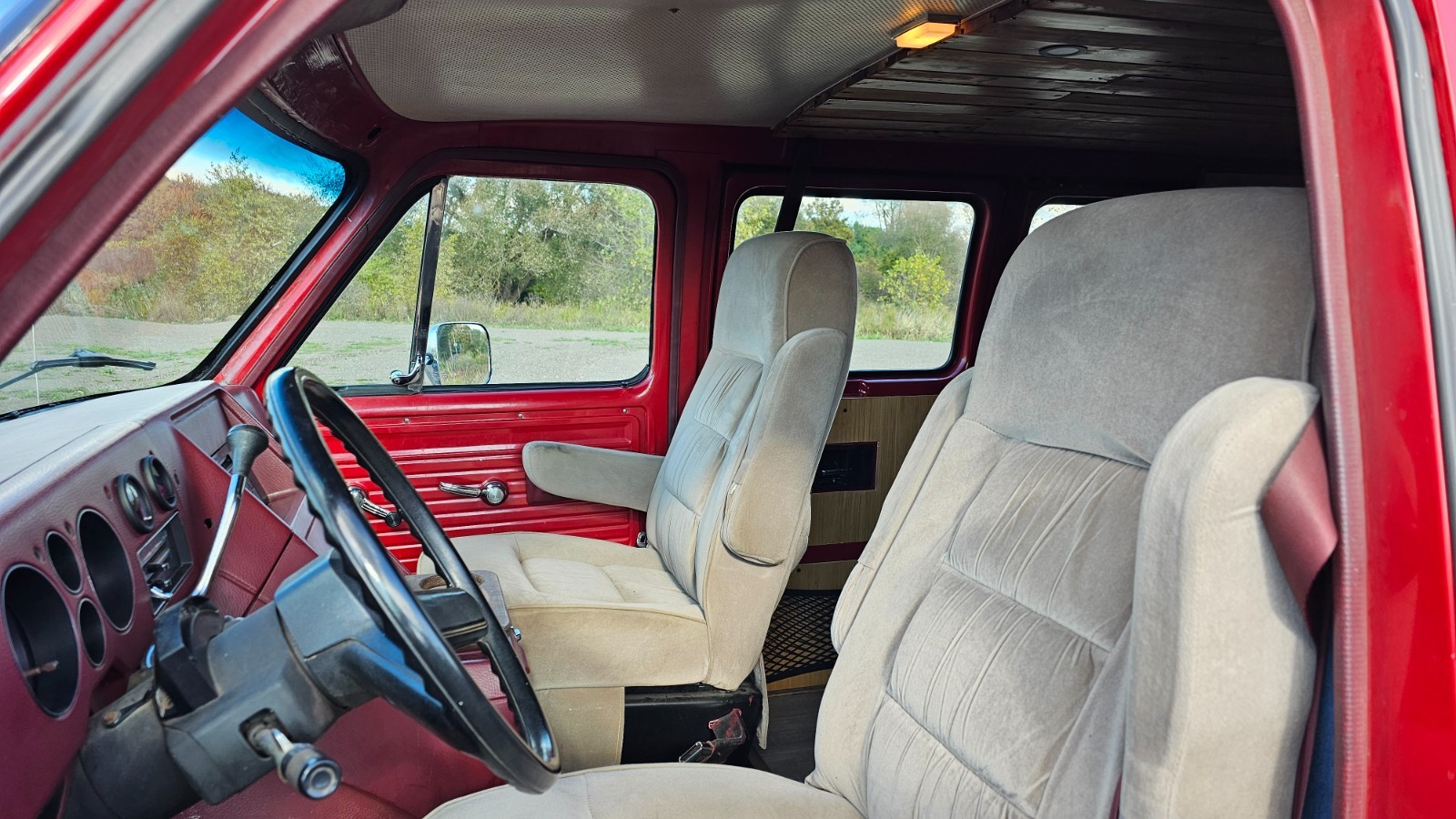 Chevrolet-G30-Van-1990-Coupe-24