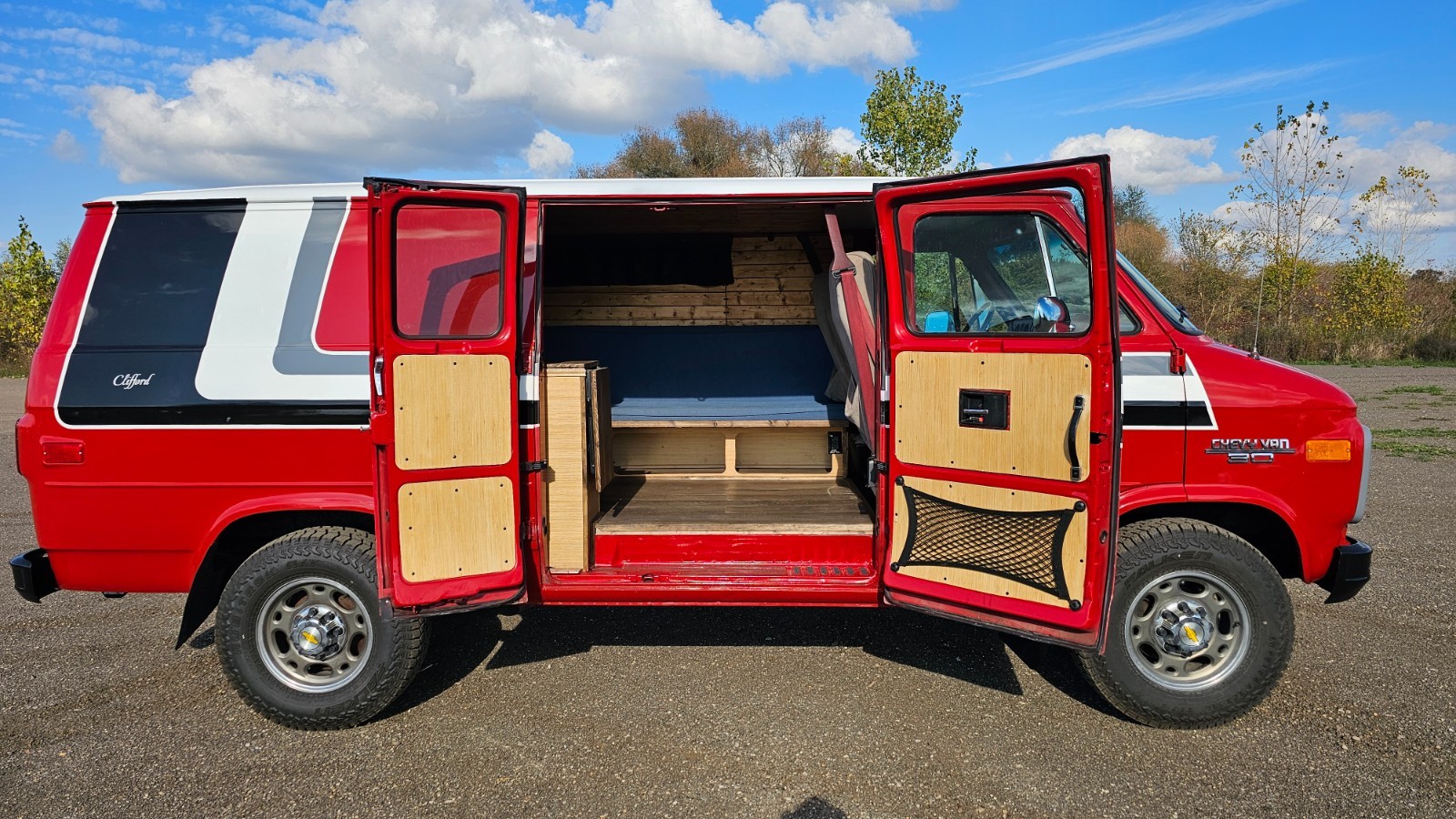 Chevrolet-G30-Van-1990-Coupe-30