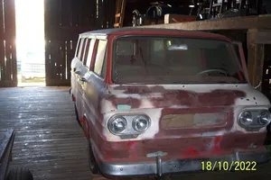 Chevrolet-Greenbrier-1961-3