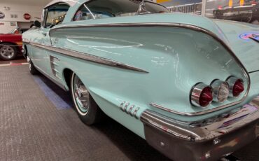 Chevrolet-Impala-1958-2-Door-24