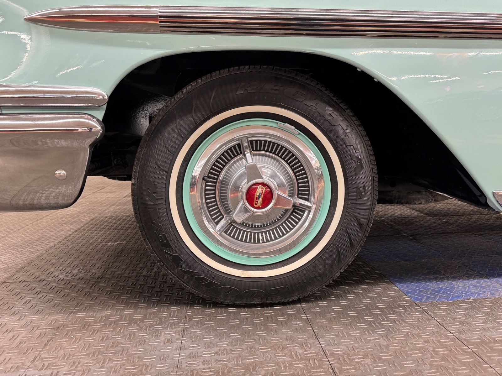 Chevrolet-Impala-1958-2-Door-26