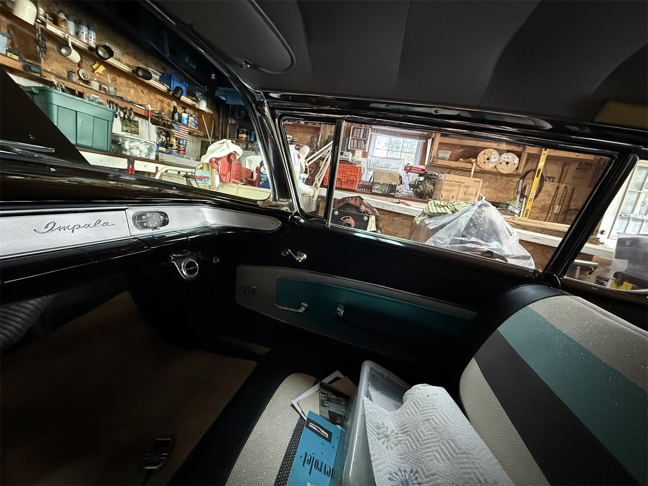 Chevrolet-Impala-1958-Black-Black-18