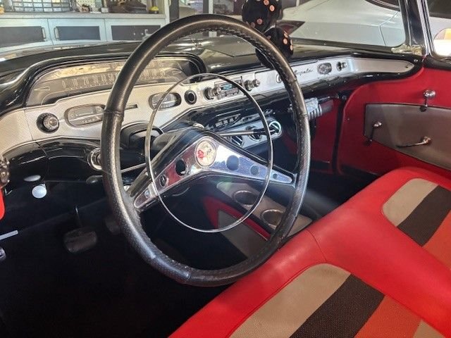 Chevrolet-Impala-1958-Black-Red-12