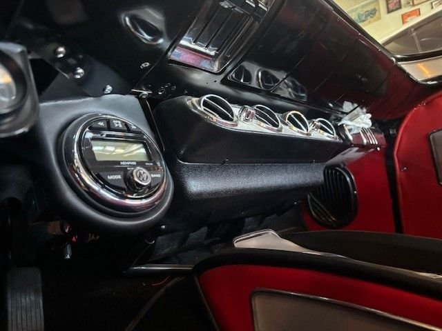 Chevrolet-Impala-1958-Black-Red-3