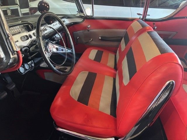 Chevrolet-Impala-1958-Black-Red-9
