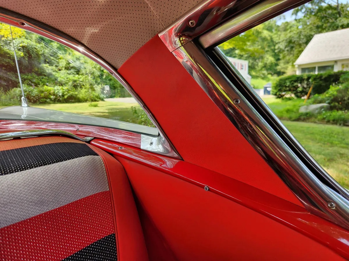 Chevrolet-Impala-1958-White-Red-Silver-Black-17