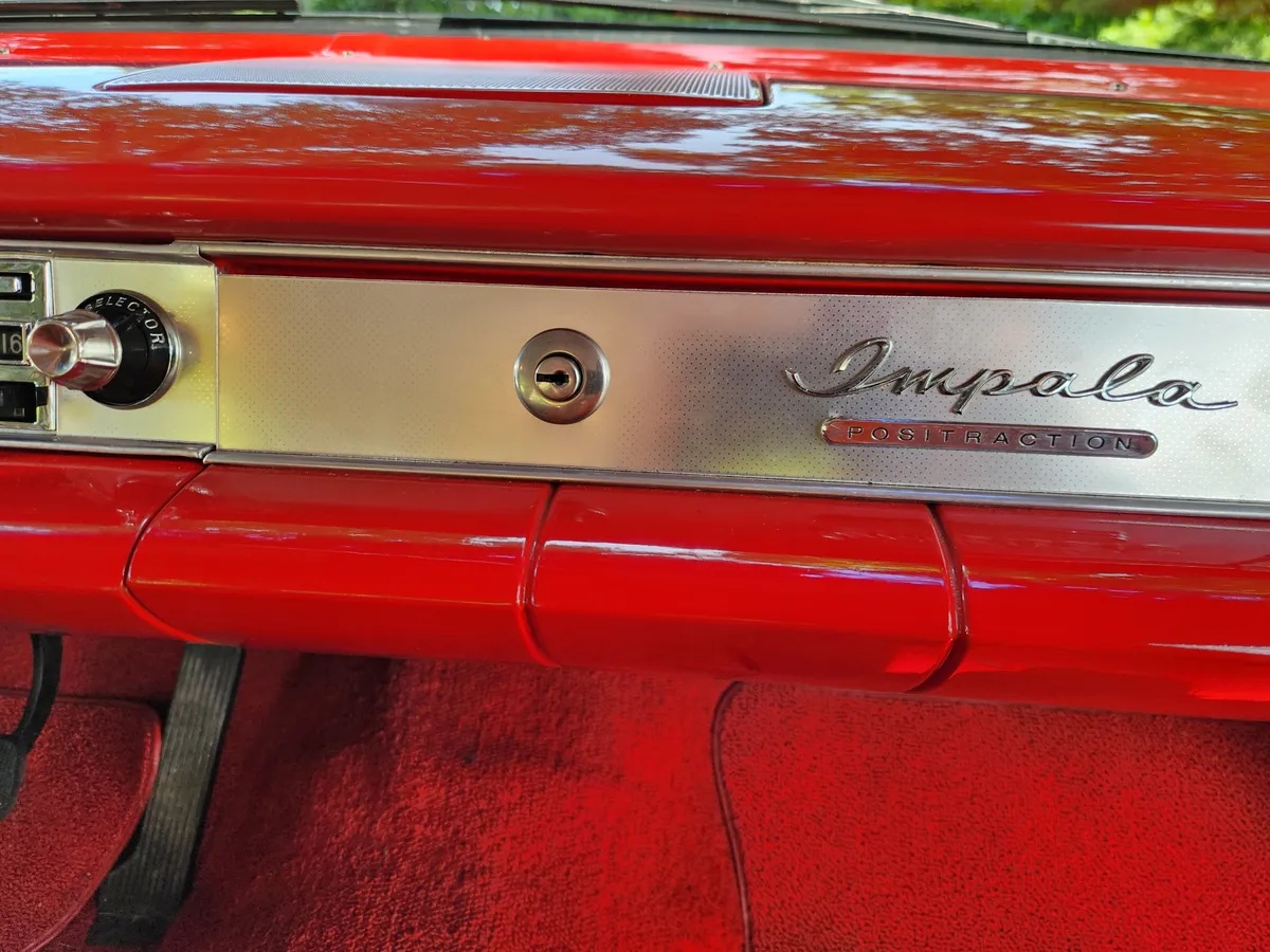 Chevrolet-Impala-1958-White-Red-Silver-Black-18