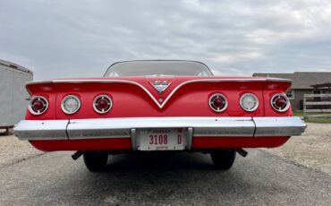 Chevrolet-Impala-1961-Coupe-11
