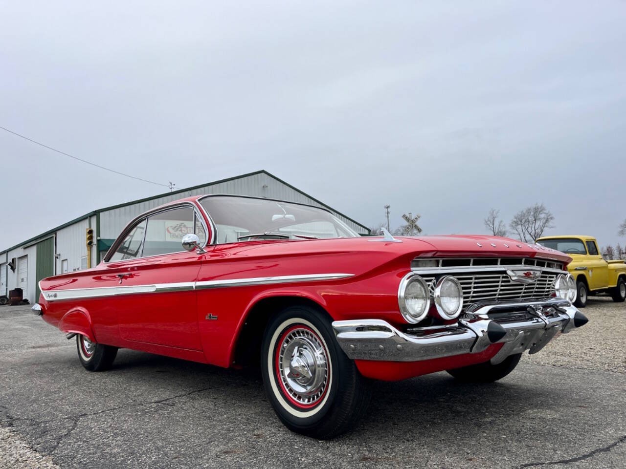Chevrolet-Impala-1961-Coupe-2