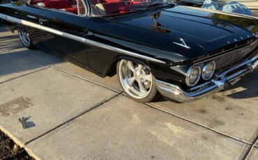 Chevrolet-Impala-1961-Coupe-2