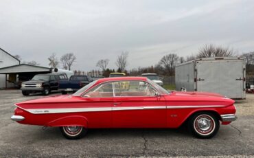 Chevrolet-Impala-1961-Coupe-3