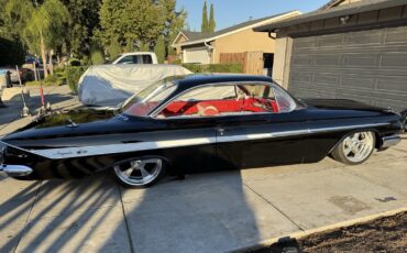 Chevrolet-Impala-1961-Coupe