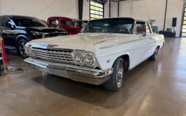 Chevrolet-Impala-1962-Classic-Car-2