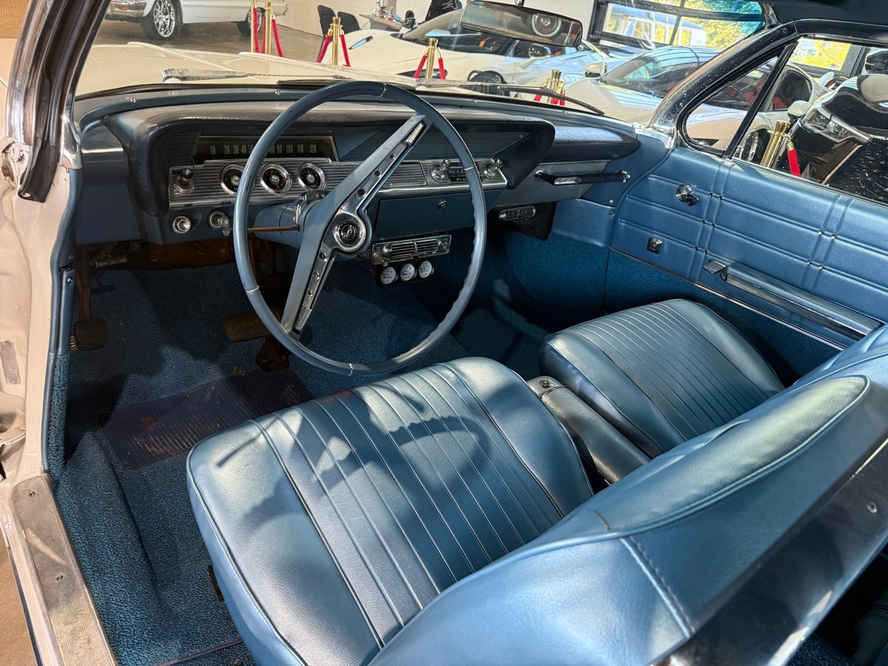 Chevrolet-Impala-1962-Classic-Car-6