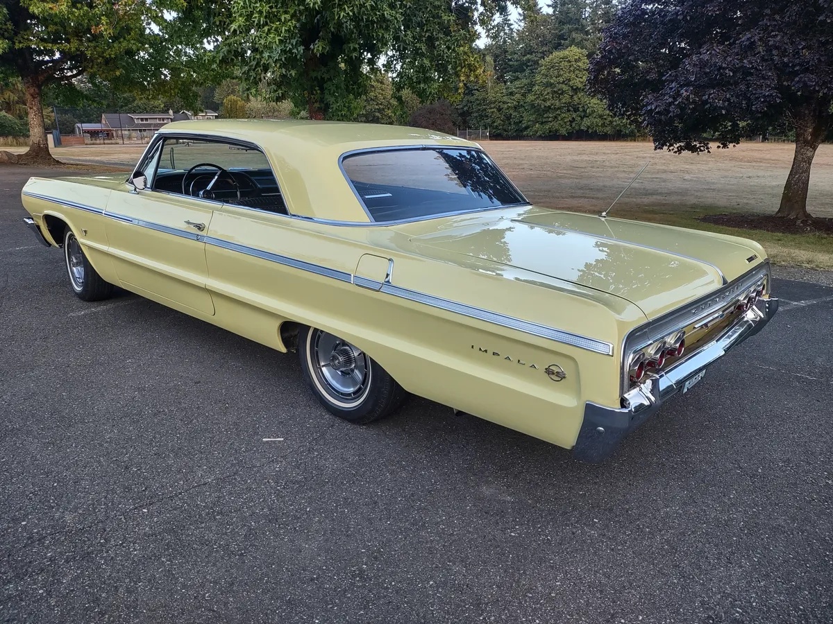 Chevrolet-Impala-1964-1