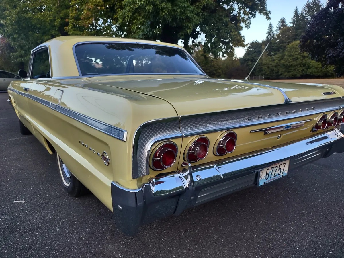 Chevrolet-Impala-1964-16