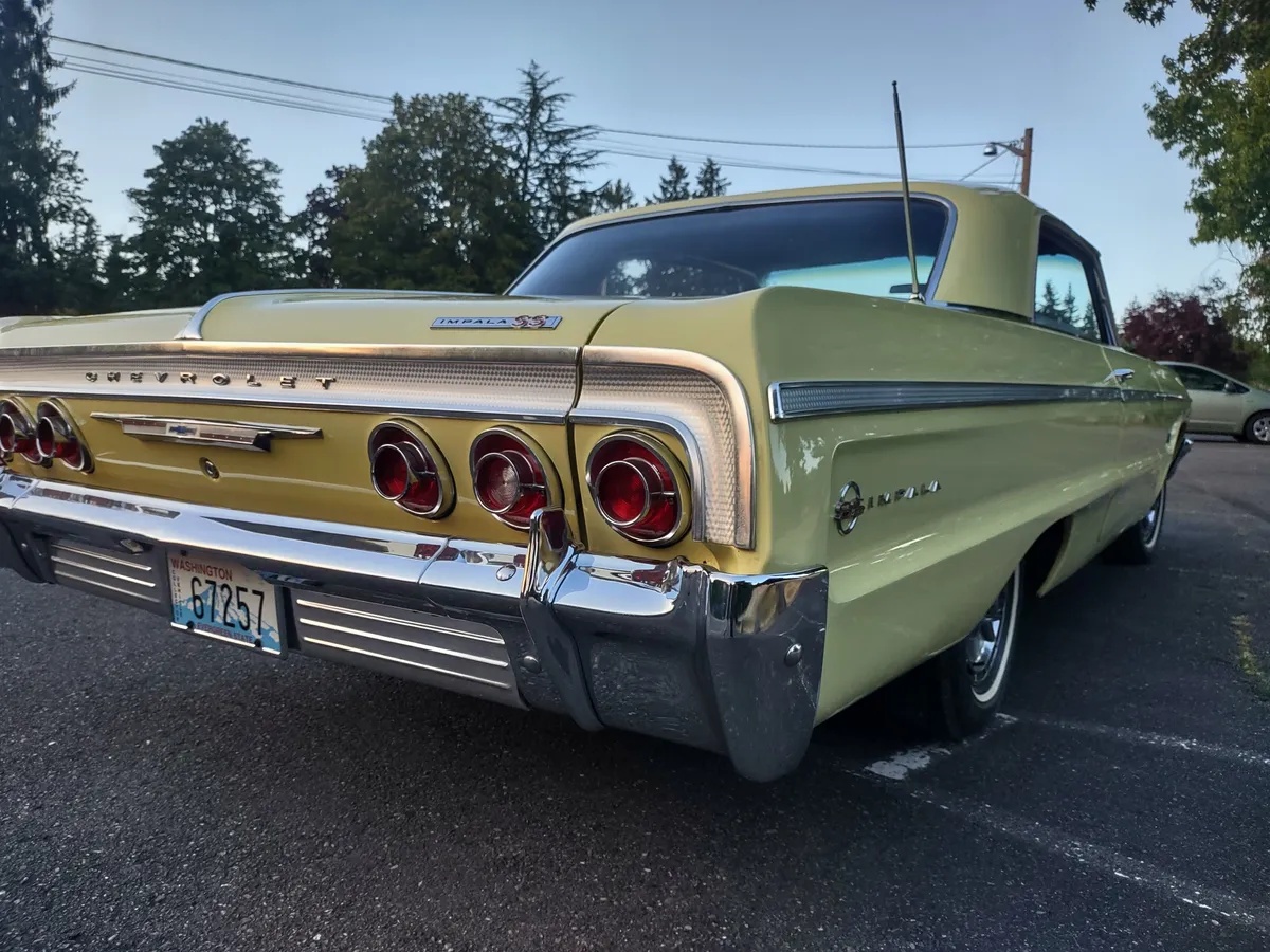 Chevrolet-Impala-1964-18