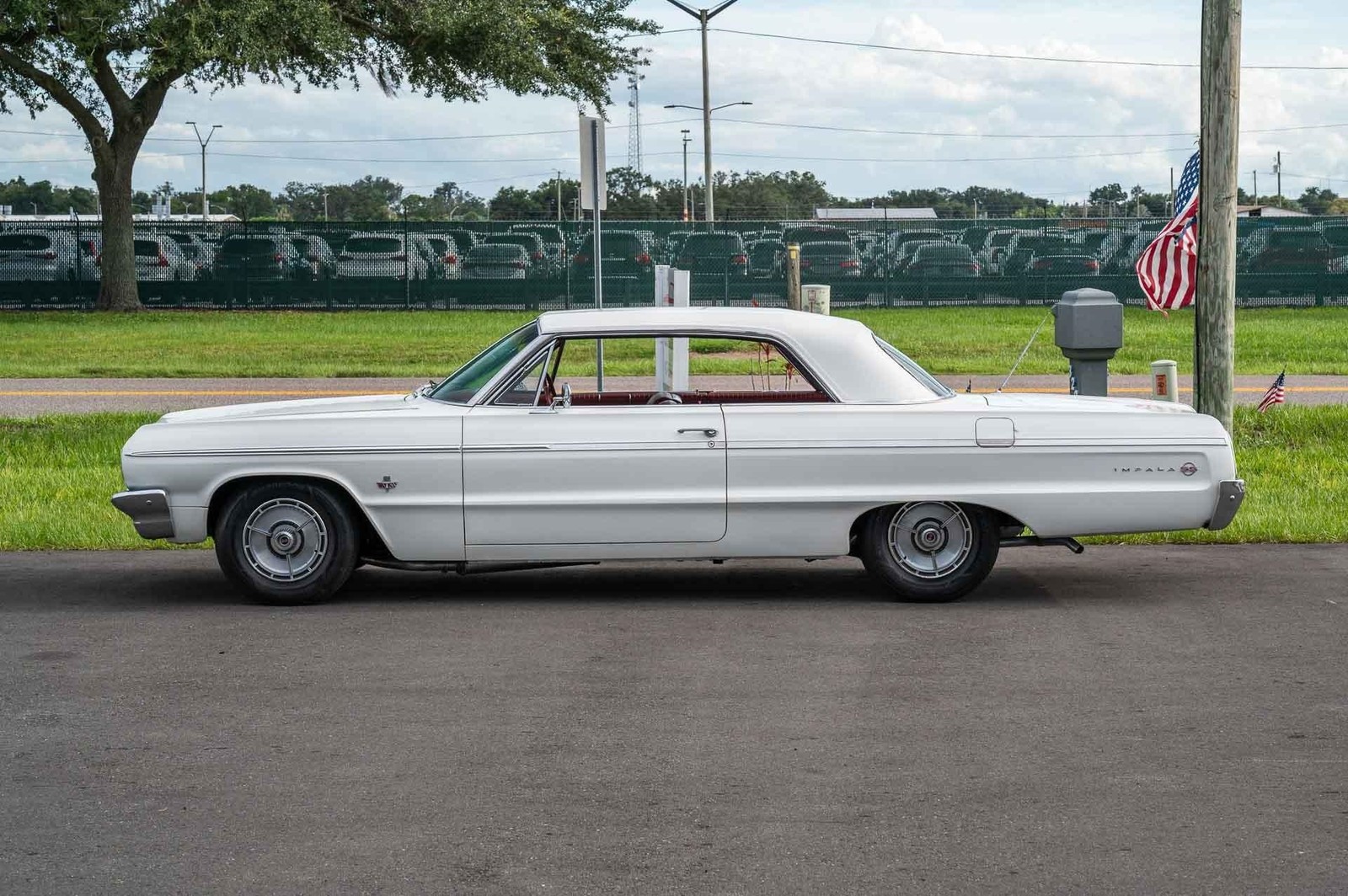 Chevrolet-Impala-1964-2-Door-1