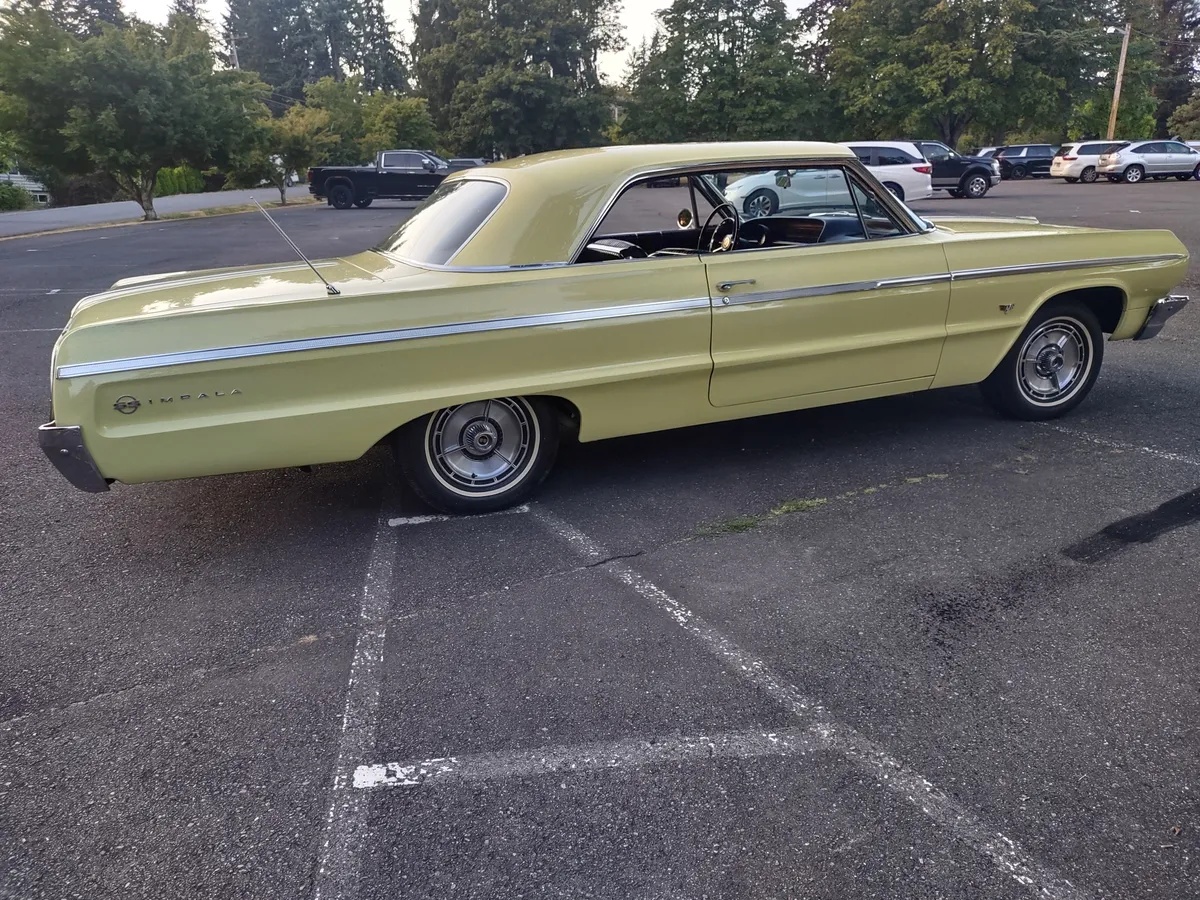 Chevrolet-Impala-1964-3