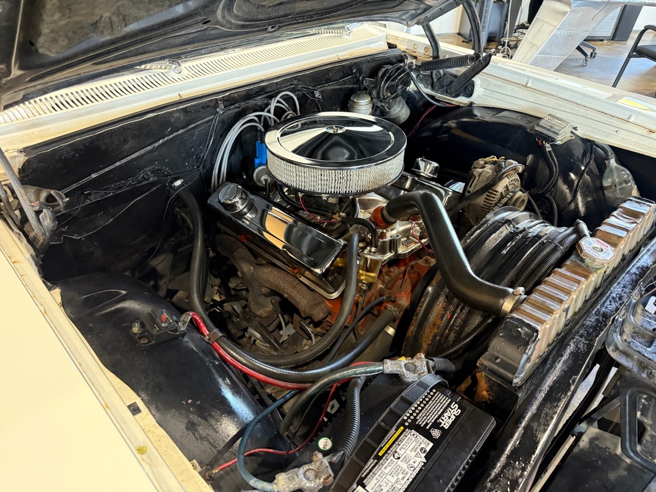 Chevrolet-Impala-1964-Classic-Car-13