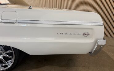 Chevrolet-Impala-1964-Classic-Car-17