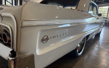 Chevrolet-Impala-1964-Classic-Car-25