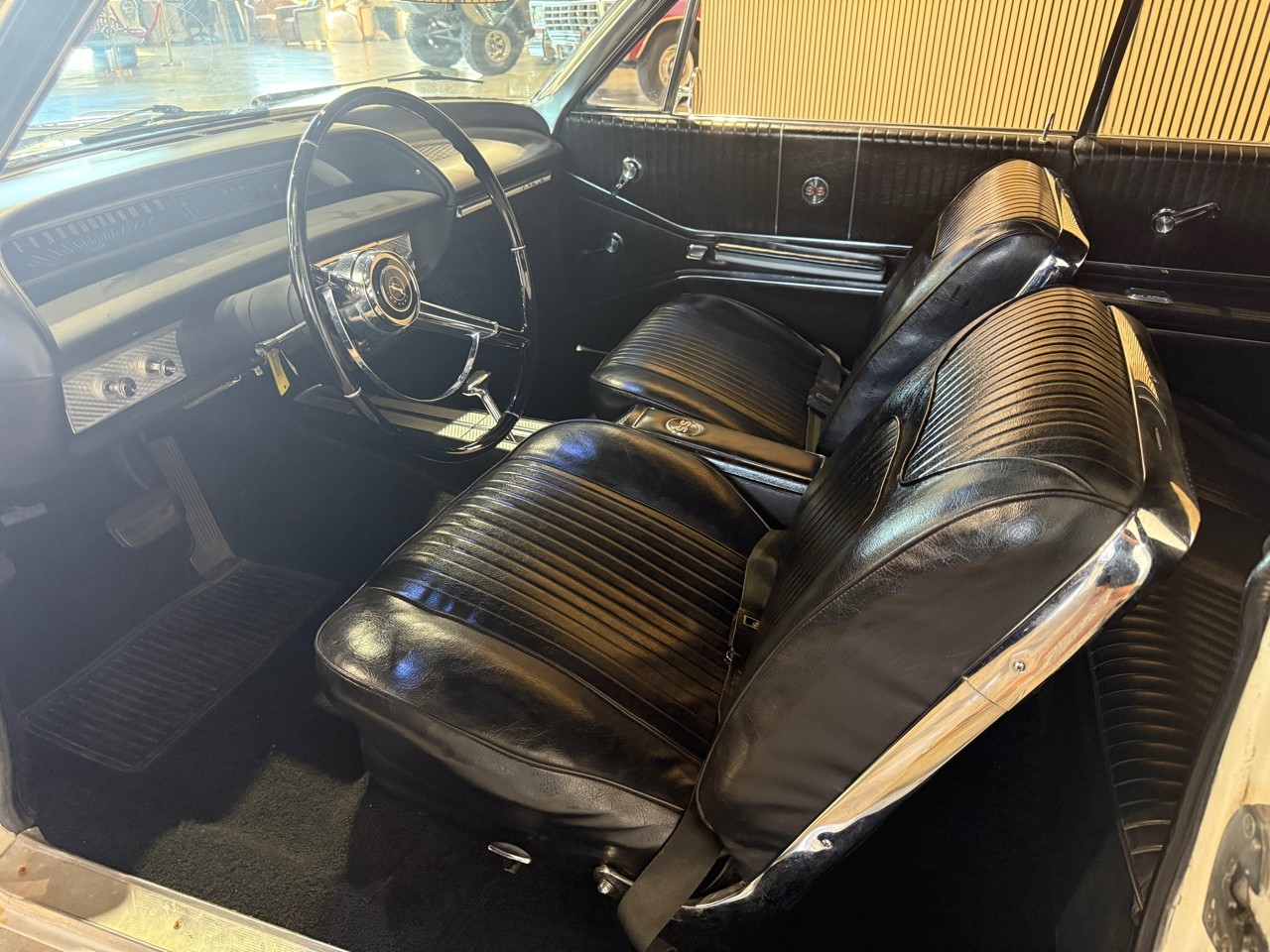 Chevrolet-Impala-1964-Classic-Car-32