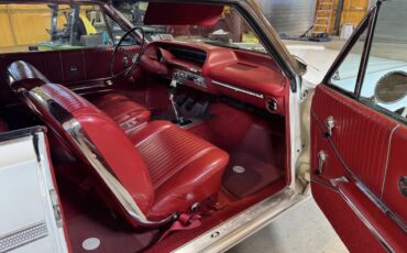 Chevrolet-Impala-1964-Ermine-White-Red-3