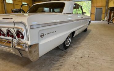 Chevrolet-Impala-1964-Ermine-White-Red-7