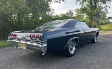 Chevrolet-Impala-1965-Fastback-3