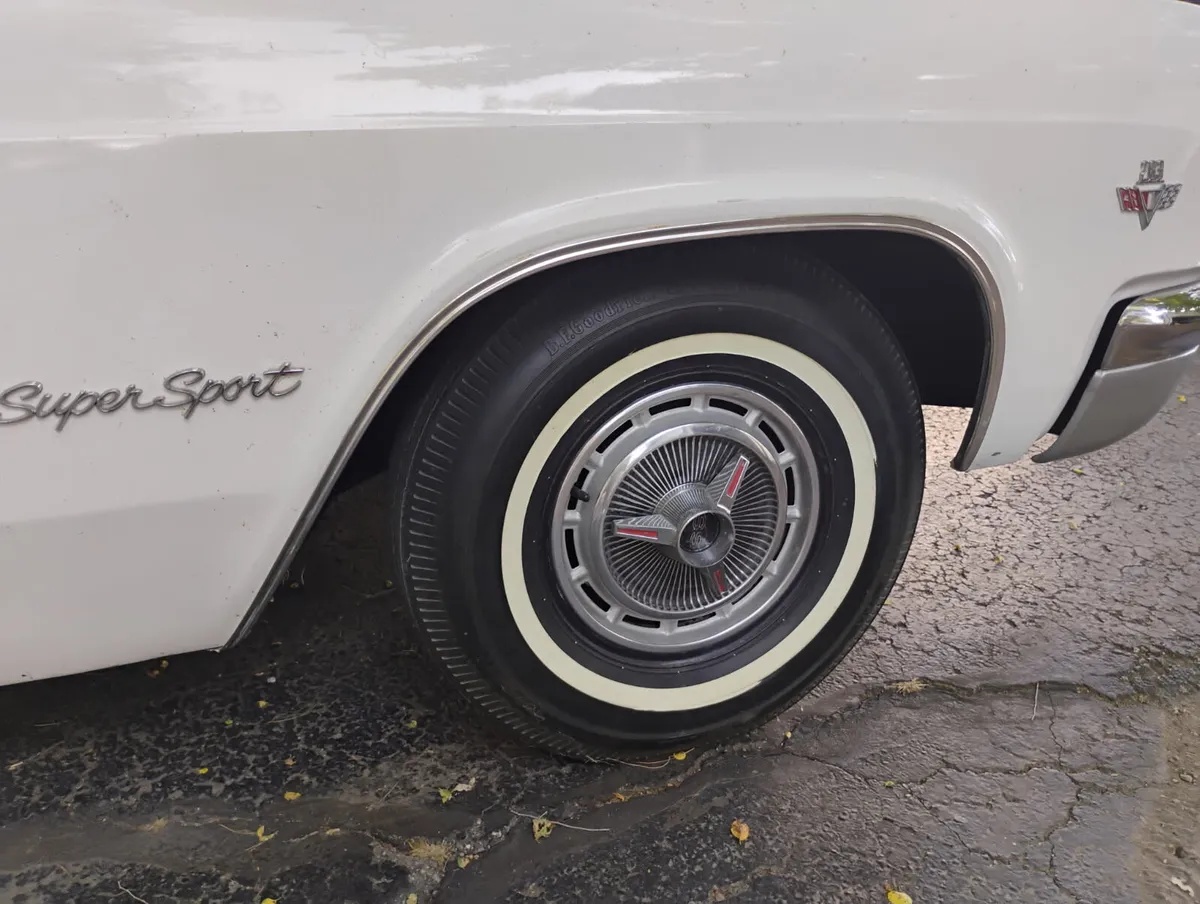 Chevrolet-Impala-1966-1