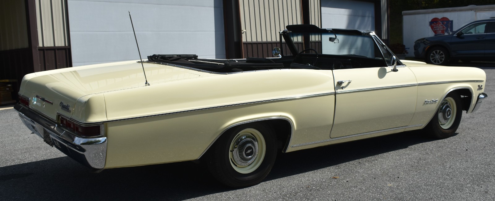 Chevrolet-Impala-1966-Convertible-10