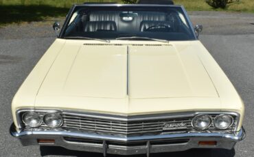 Chevrolet-Impala-1966-Convertible-2