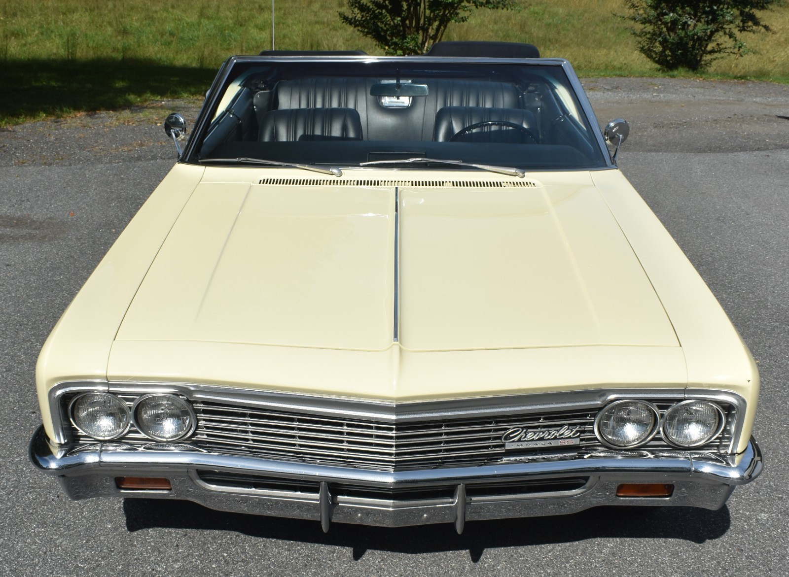 Chevrolet-Impala-1966-Convertible-2