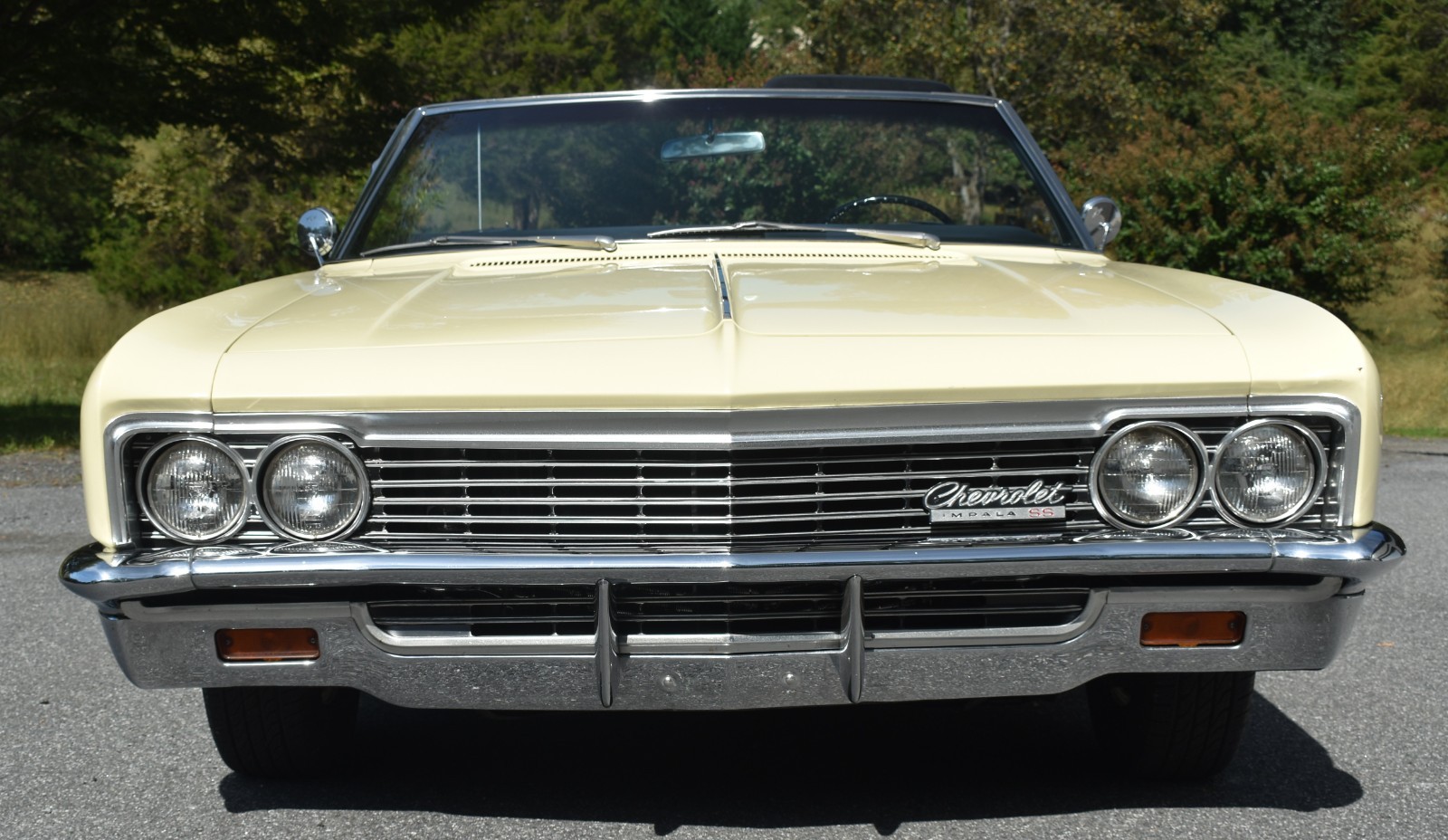 Chevrolet-Impala-1966-Convertible-3