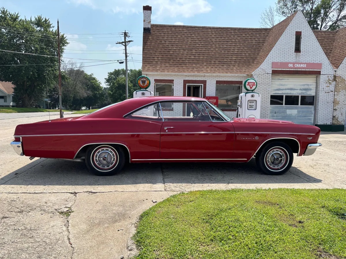 Chevrolet-Impala-1966-Red-Red-4